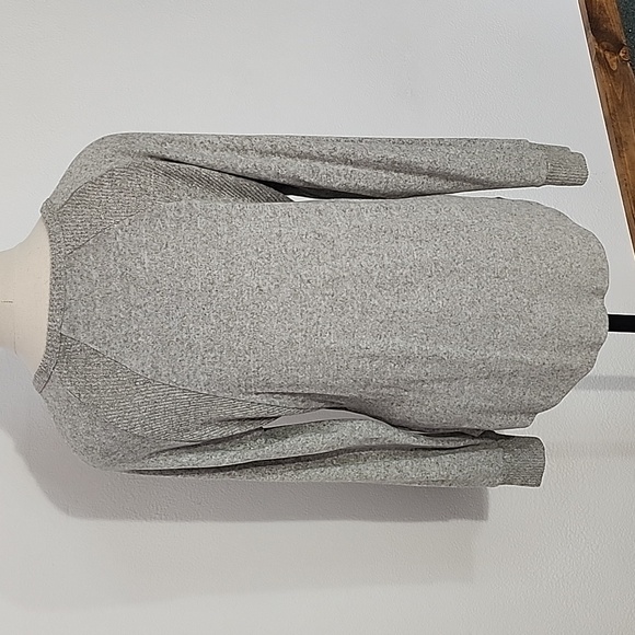 Warm & Cozy Lifestyle Top Lightweight Knit Pullover Long Sleeve Gray Size L - Picture 11 of 14